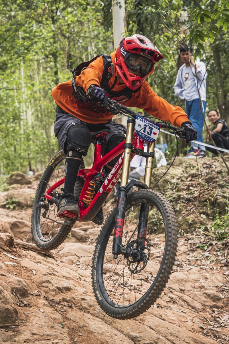 2021山地车速降联赛成都站