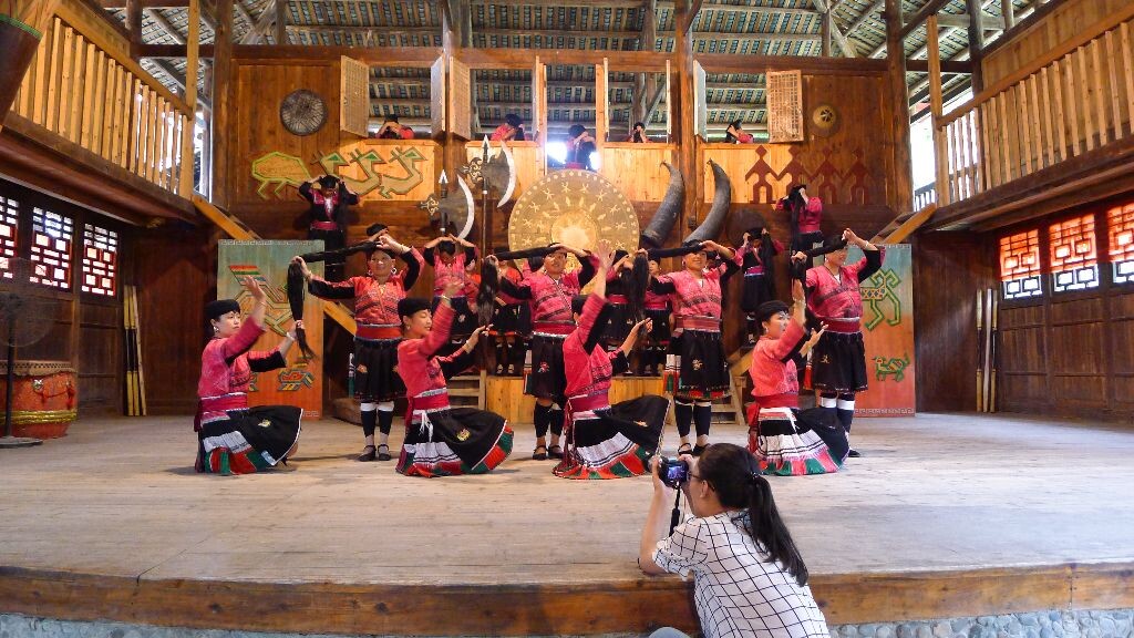 哈尼族舞蹈介绍,朝鲜族巫俗舞蹈起源相当古老