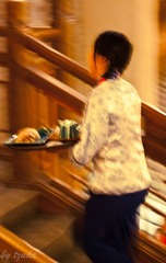 上菜小妹