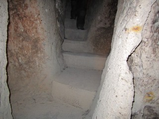 716743