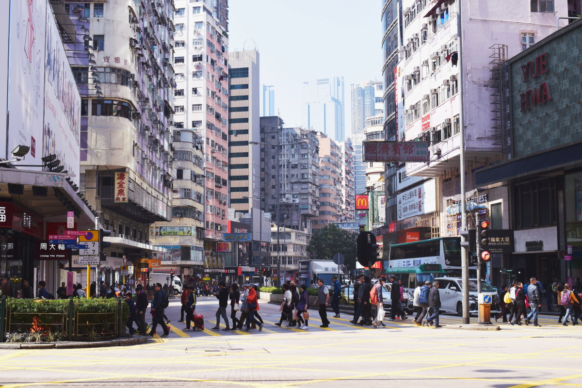 香港街头在每一个十字路口都能看到这座城市的繁忙