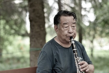 405845