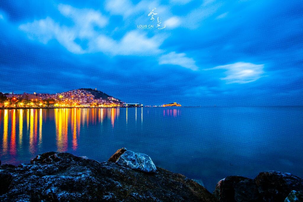 夜晚的愛琴海和塞爾丘克城<br />
