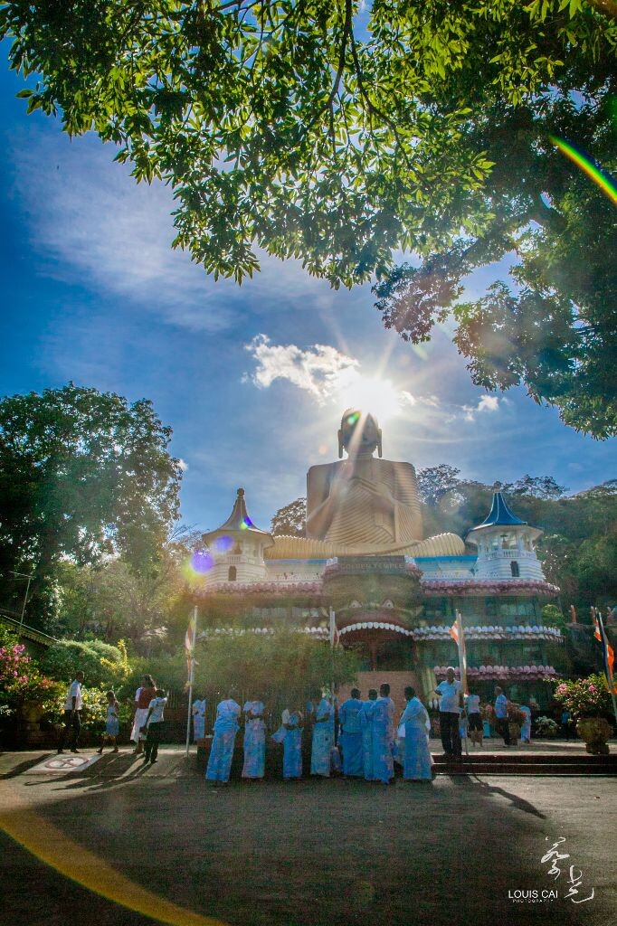 佛光普照<br />
斯里蘭卡Dambulla的Cave Temple