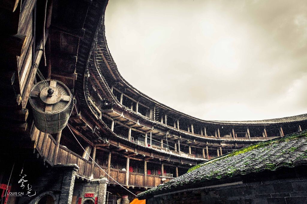 土樓外的世界<br />
福建漳州南靖土樓