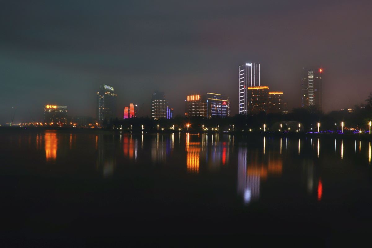 苏州月亮湾的城市夜晚风光