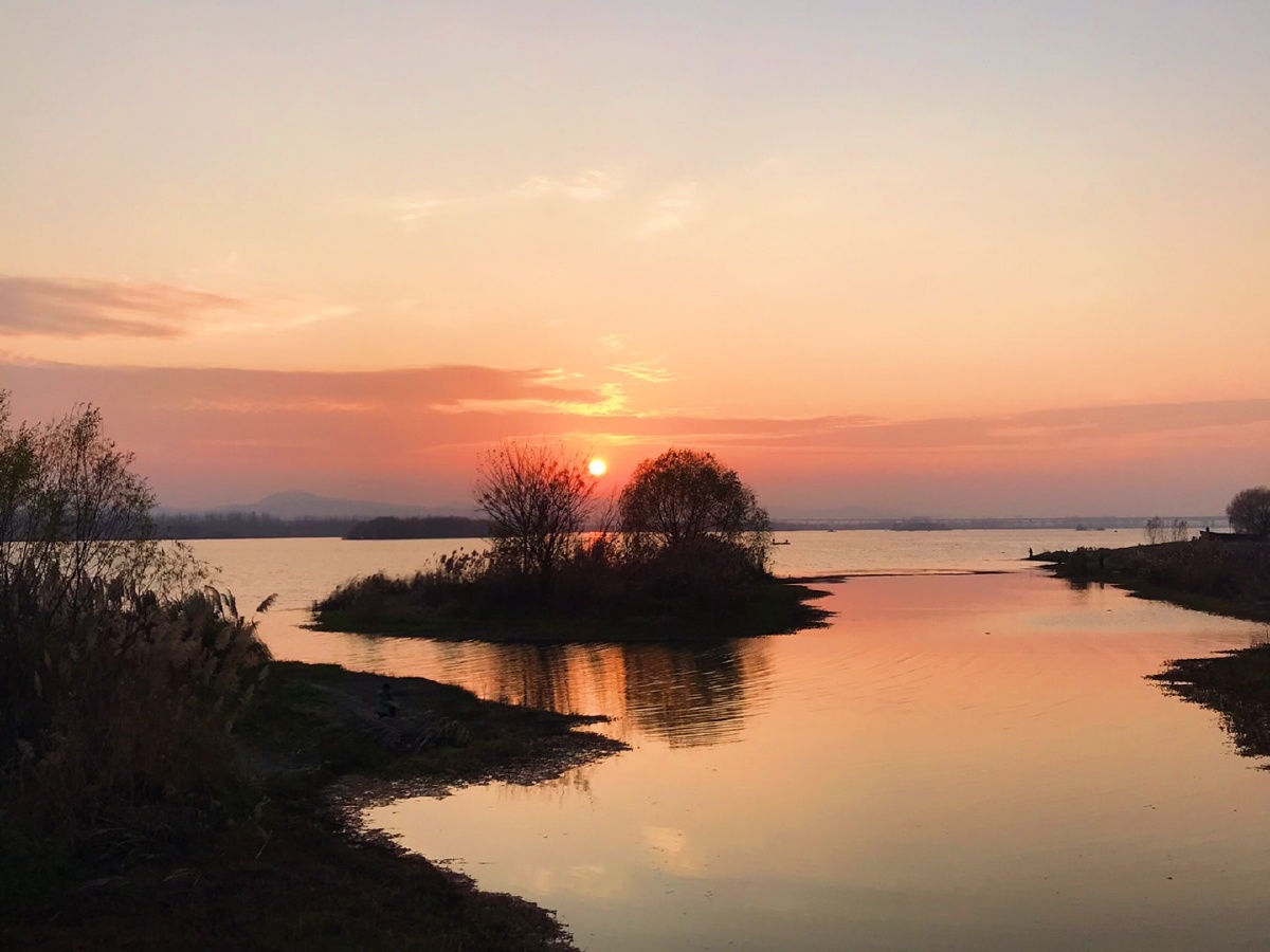 夕阳西下的襄阳汉江景色
