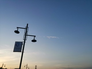 1617578