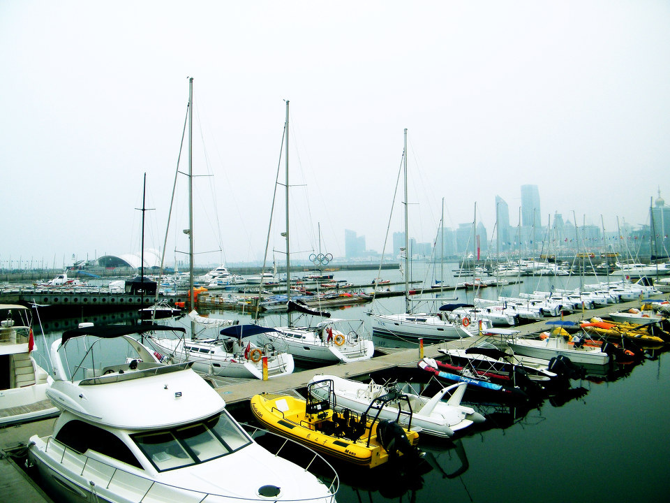 青岛——奥帆中心里的快艇