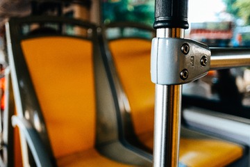 651233
