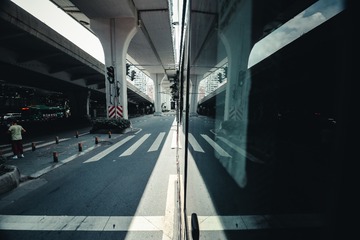 425129