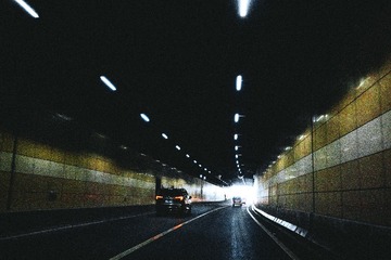 703823