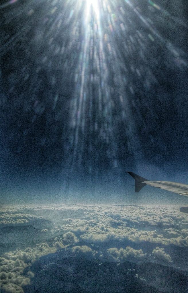 光耀云南<br />
摄于飞往丽江的班机上<br />
MI3+Snapseed