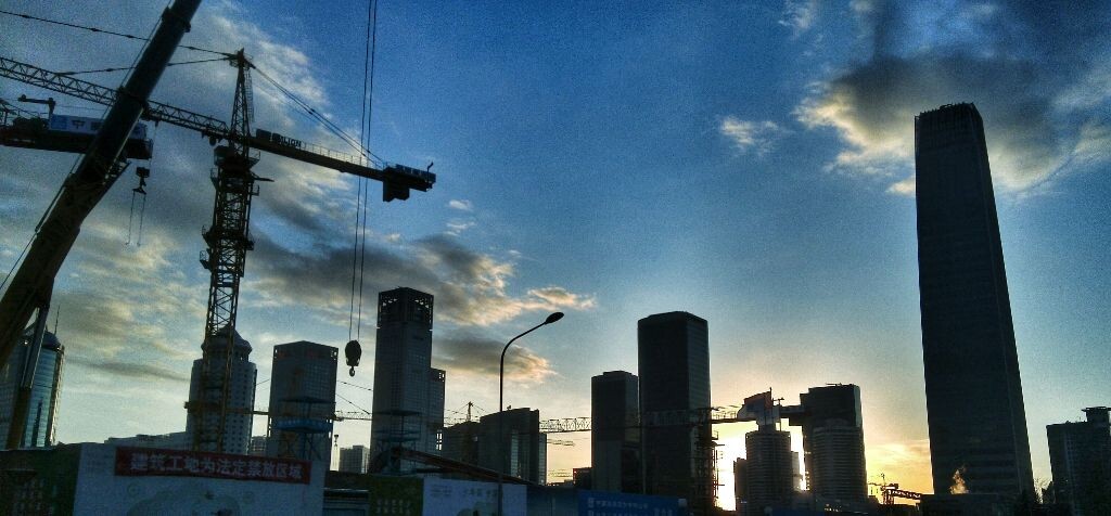 国贸之光<br />
MI3+Snapseed
