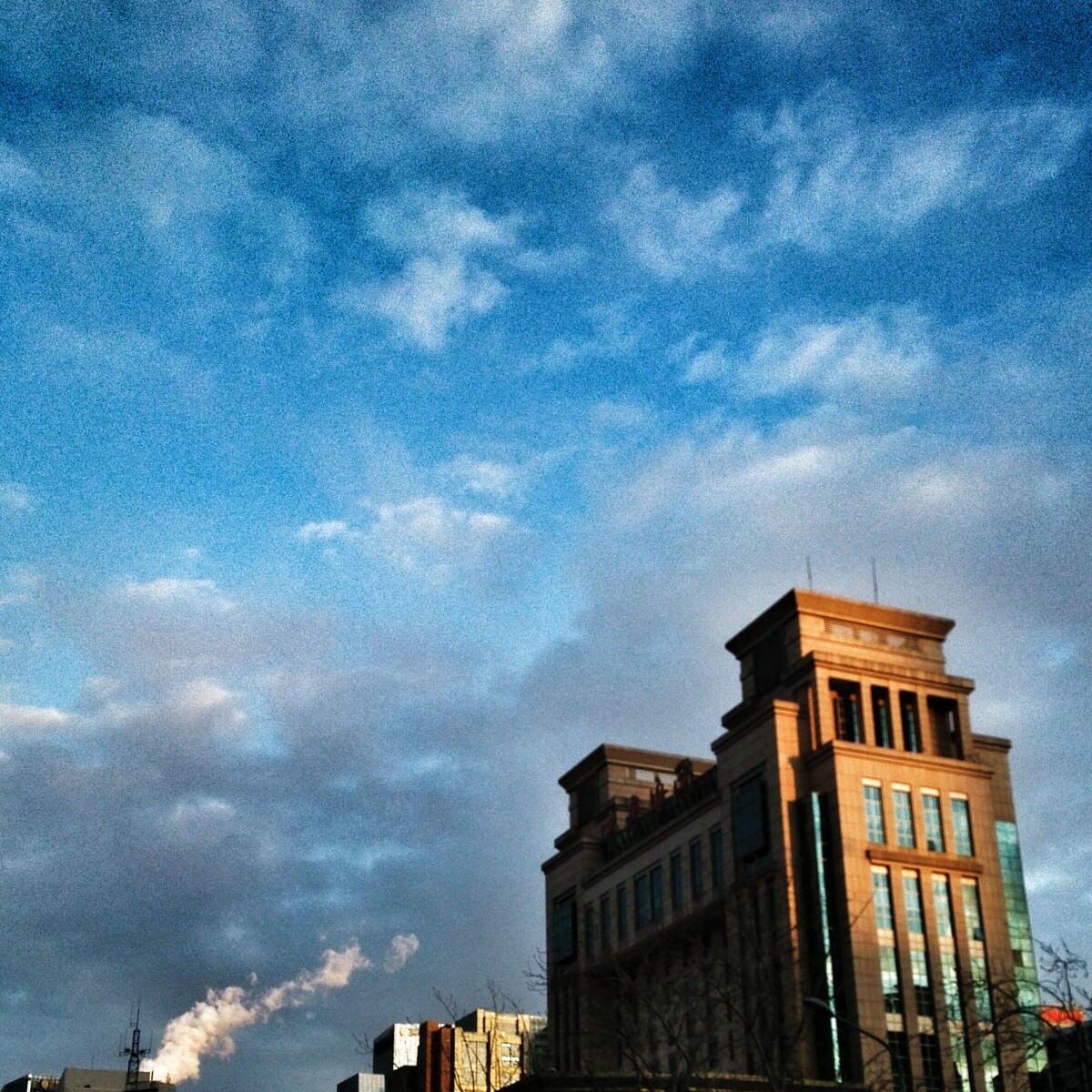 国贸之光<br />
MI3+Snapseed