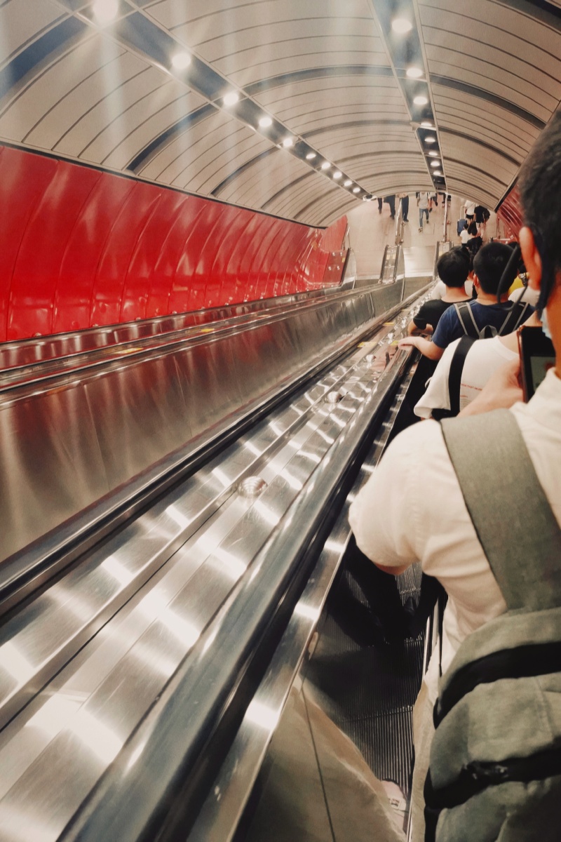 地铁,扶梯,人,红色,灯光