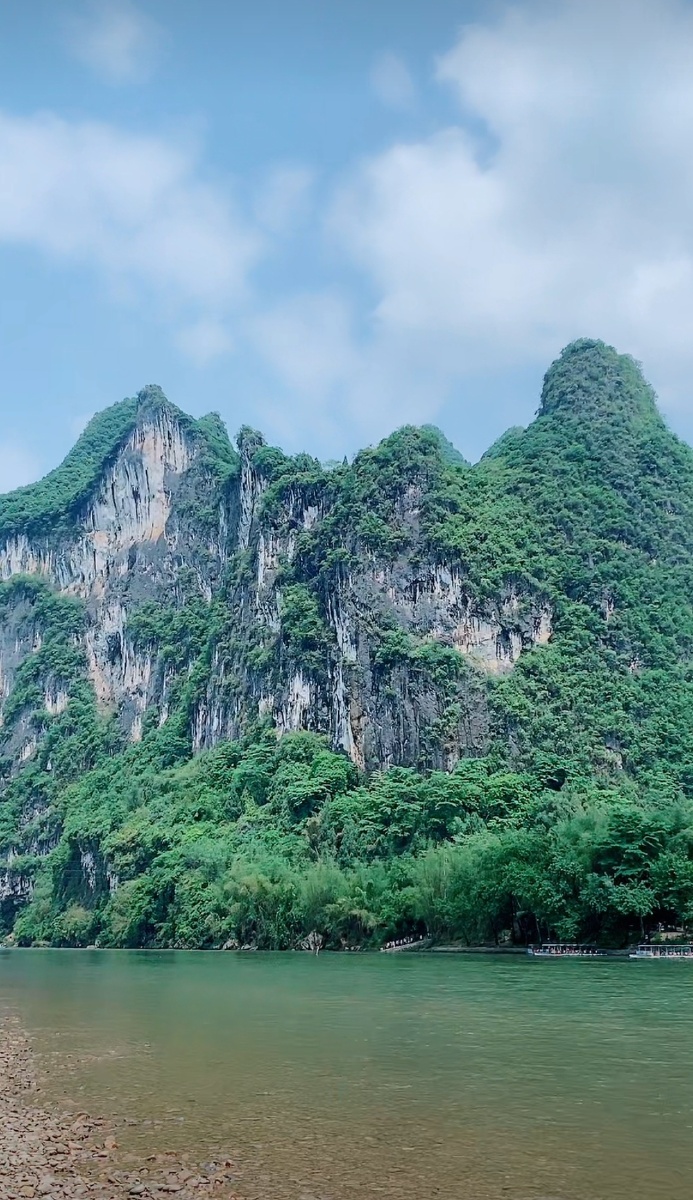 桂林漓江九马画山原图呈现江作青罗带山如碧玉簪世