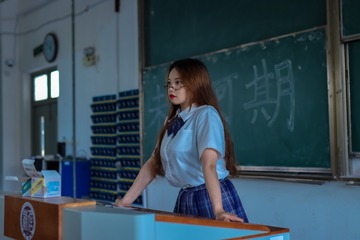 3929722