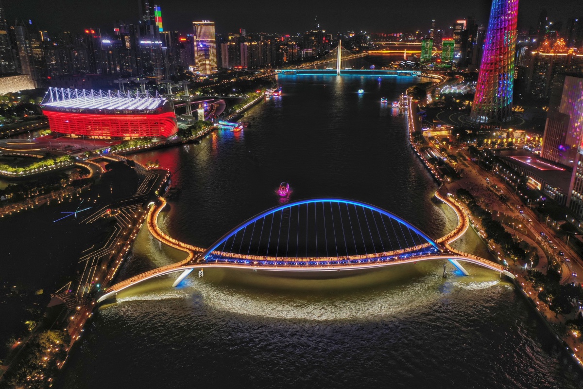 造价最贵的人行跨江天桥海心沙桥