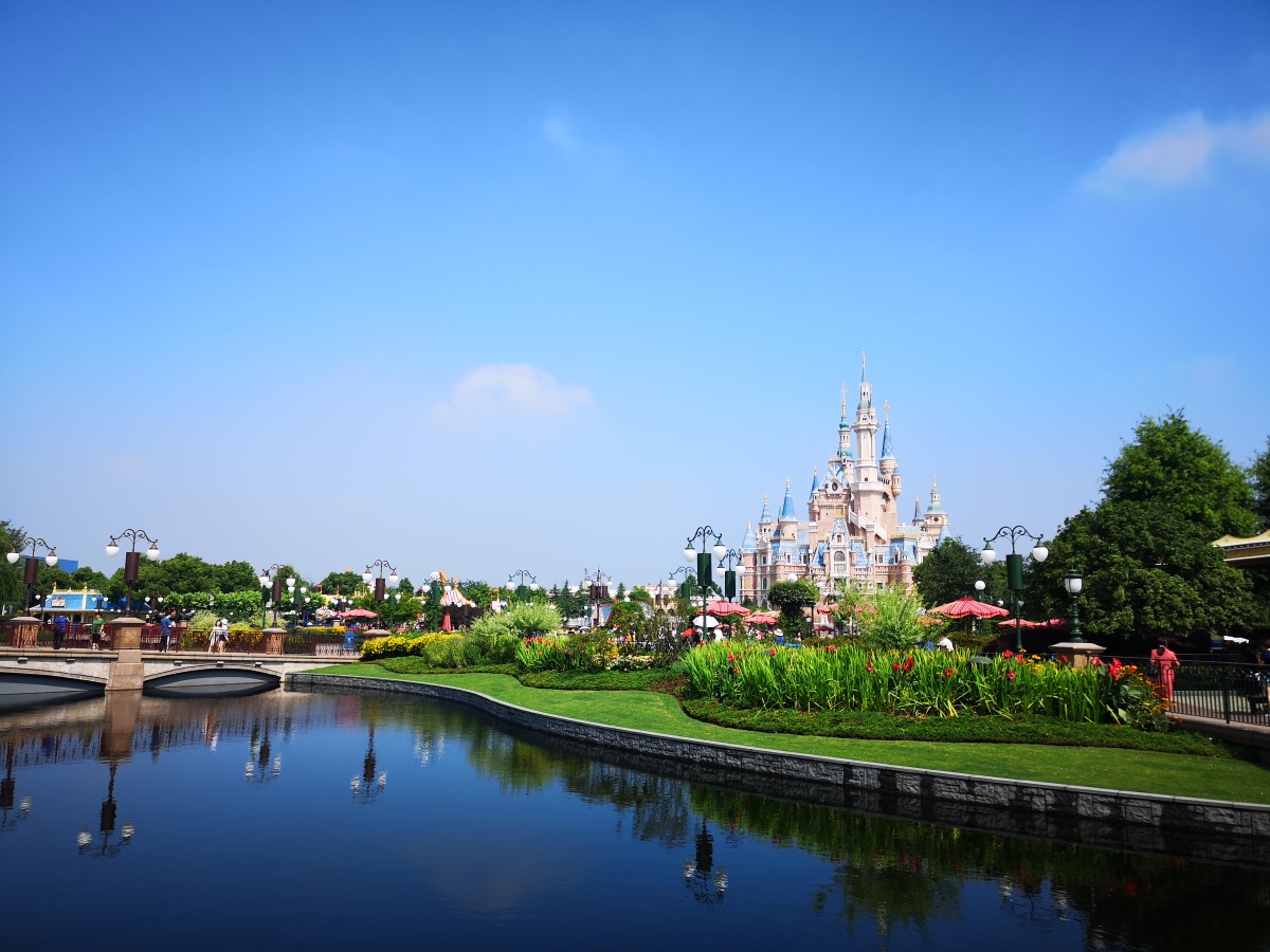 光影之城在这里我们都可以做回孩子