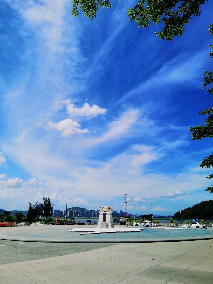 打卡厦门海沧,这建筑相当的别致啊,环境真不错哦 - 小伟哥带你看风景