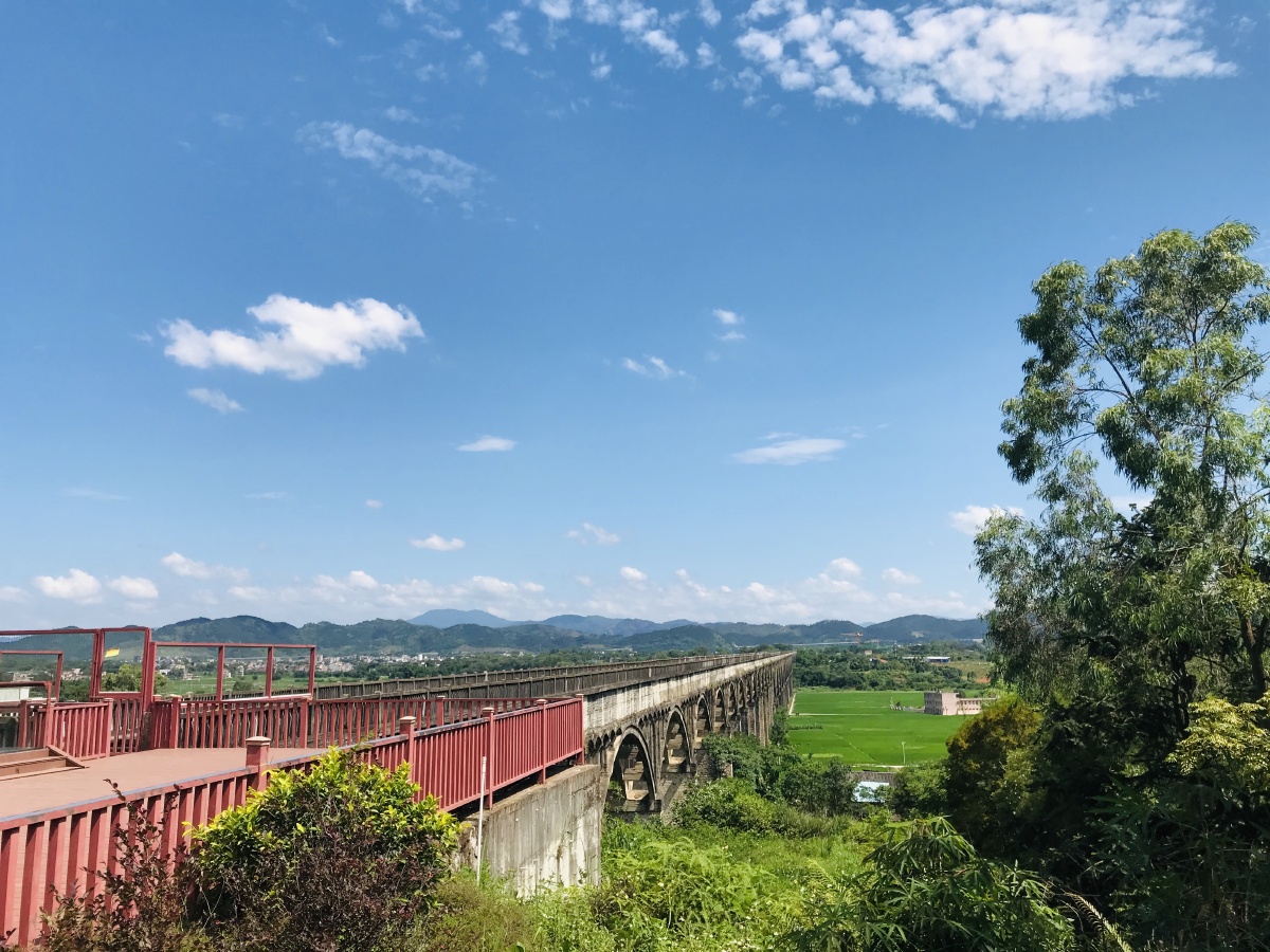 罗定市罗平5200米长的长岗坡渡槽