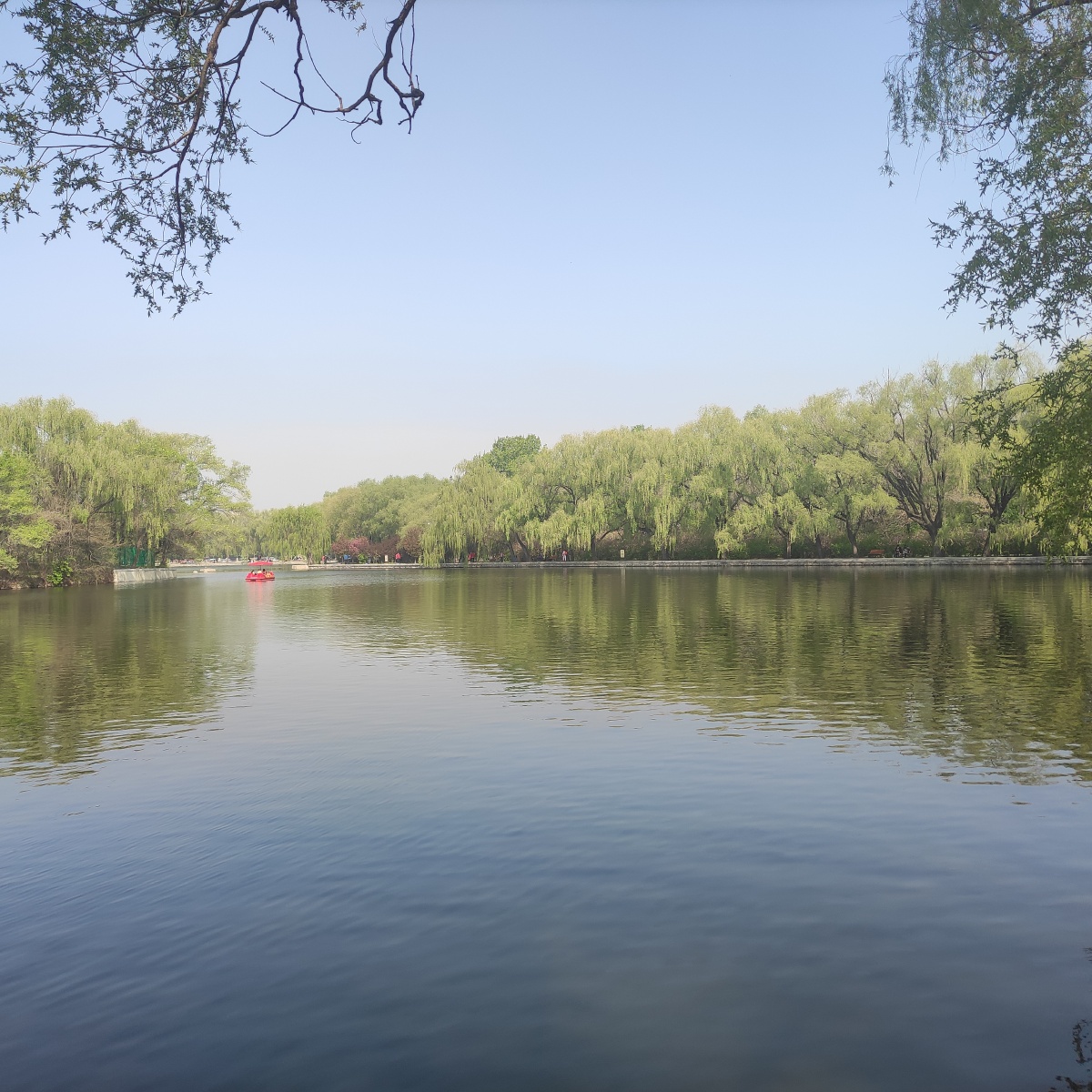 五一劳动节的沈阳北陵公园景色优美