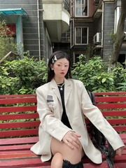 C8A24261-B155-4C9B-B843-46D30EF2BADF/L0/001