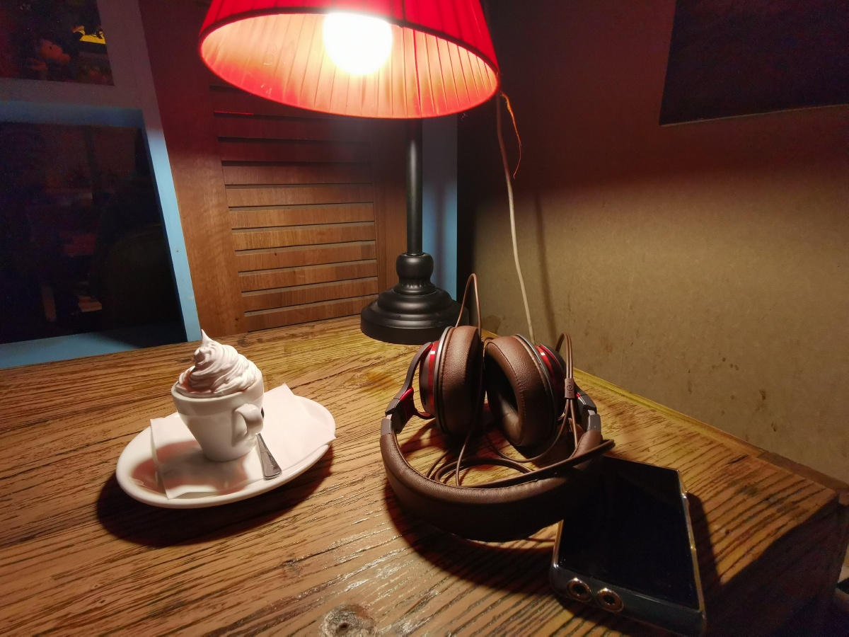摄于北京师范大学咖啡厅(手机拍摄)
