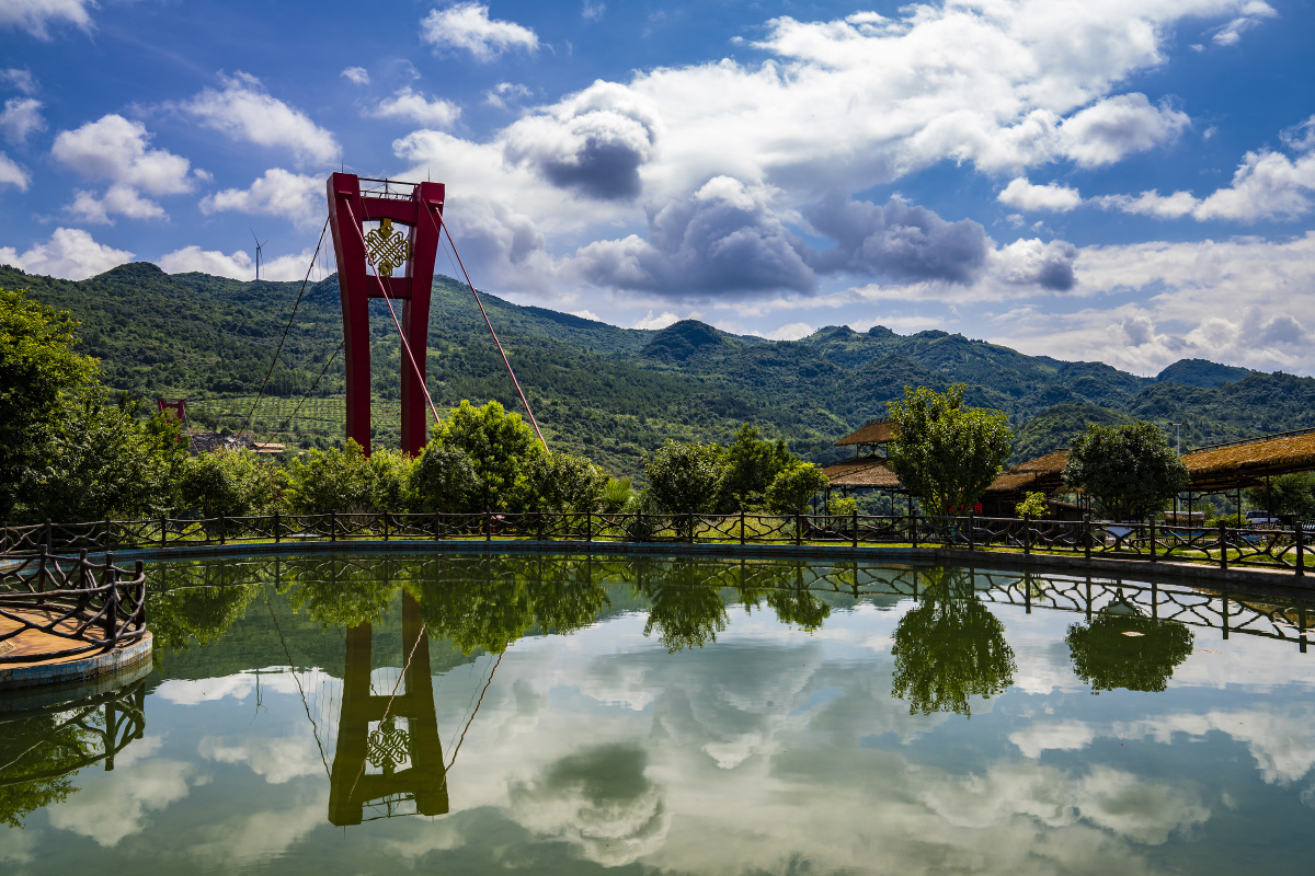 湟川三峡擎天玻璃桥