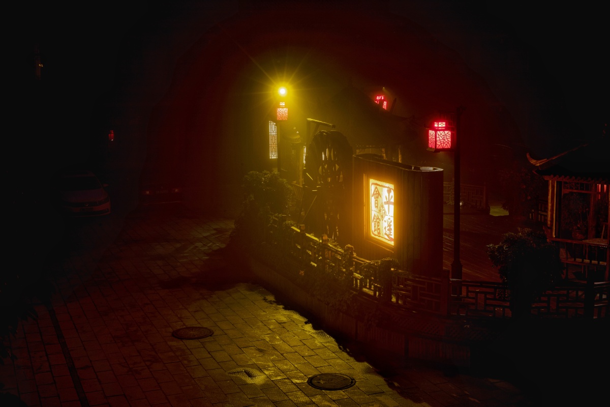 这里的夜晚静悄悄