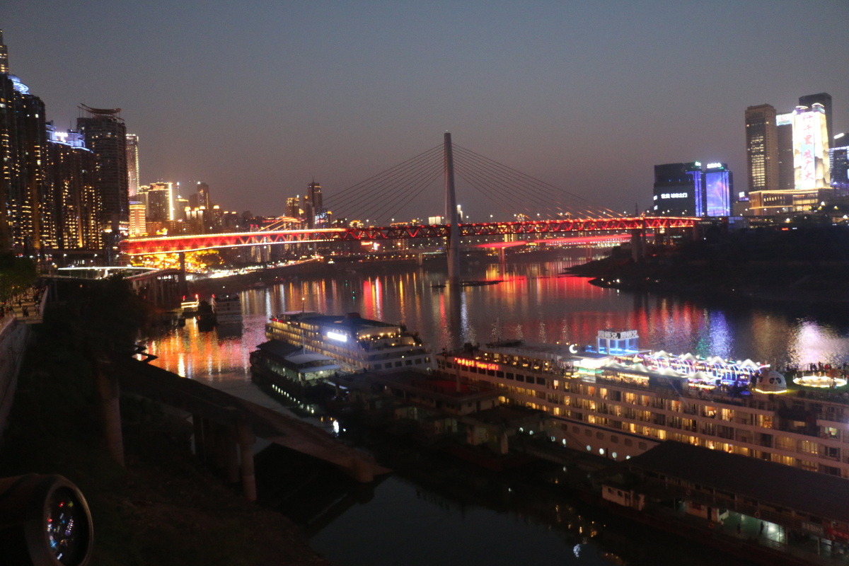 重庆洪崖洞夜景,江景,游船,解放碑! - 摄影师162031451661882 - 图虫