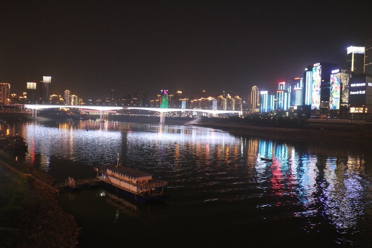 重庆洪崖洞夜景,江景,游船,解放碑! - 摄影师162031451661882 - 图虫