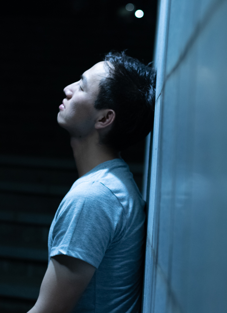 夜里灯光之下总有人忧愁有人悲伤78