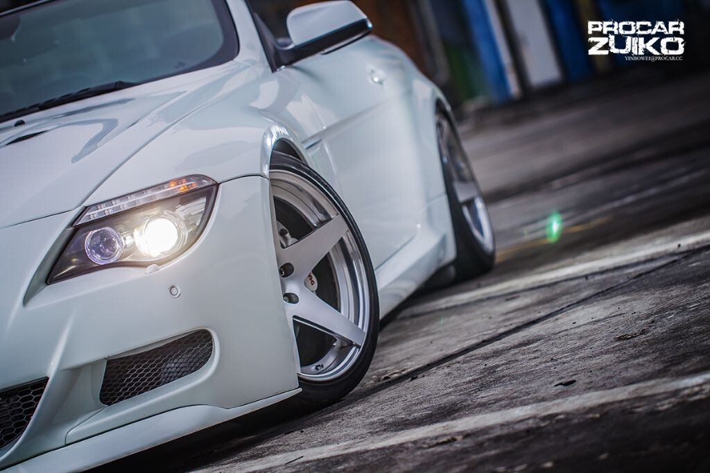 Hella Flush BMW 6<br />
