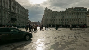 雨后广场---冲光拍摄 （MOSCOW)