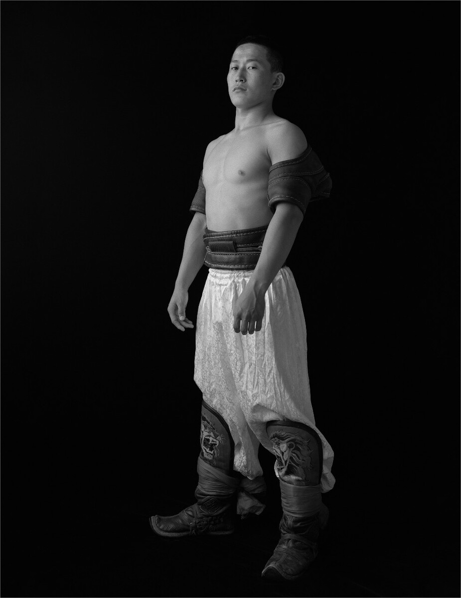 00349. 巴尔虎少年摔跤手<br />
2016年,陈巴尔虎旗