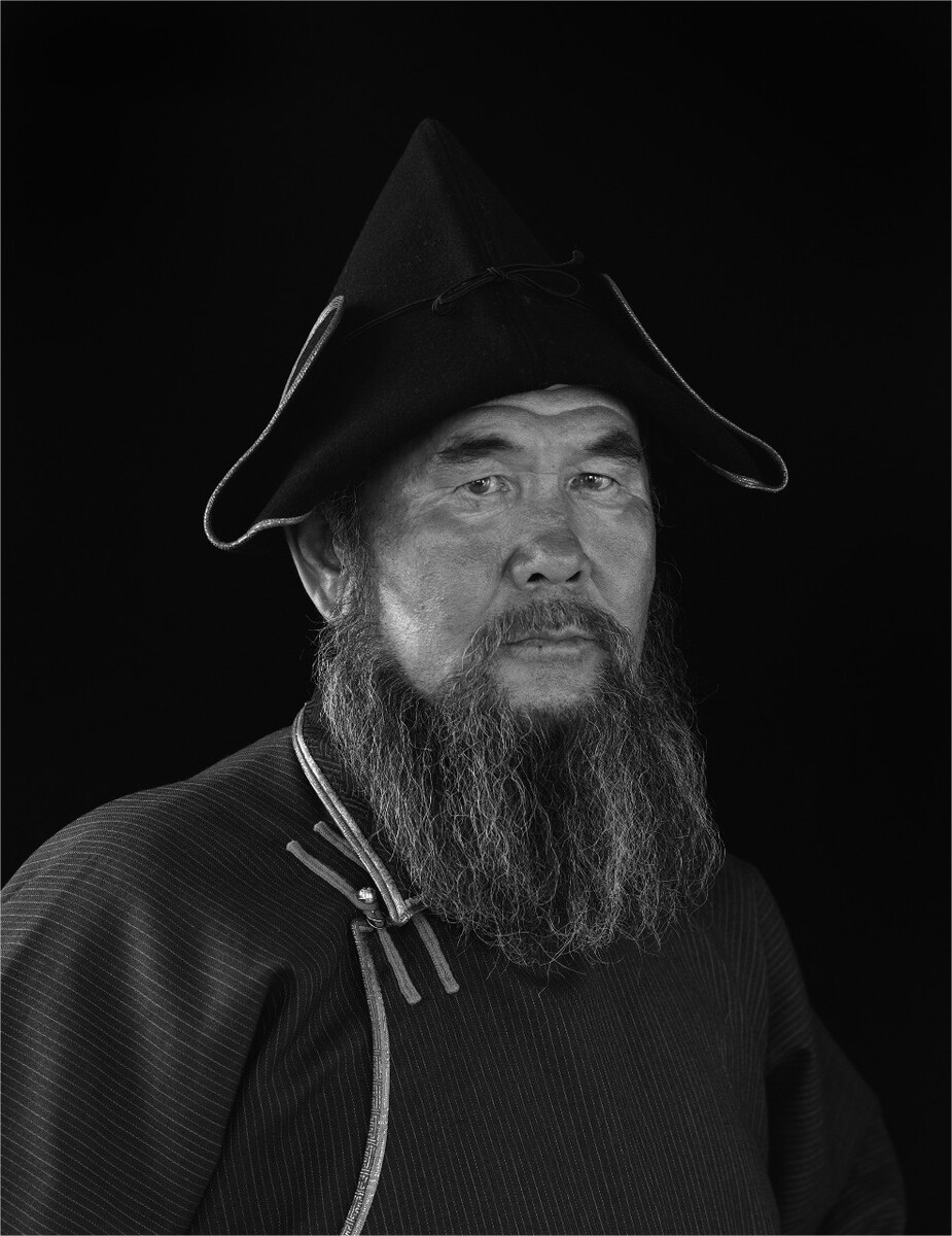 00781. 蓄须的鄂温克老牧民<br />
2019年,陈巴尔虎旗