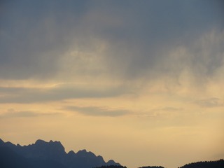 1067003