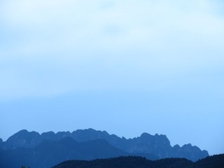 1112585