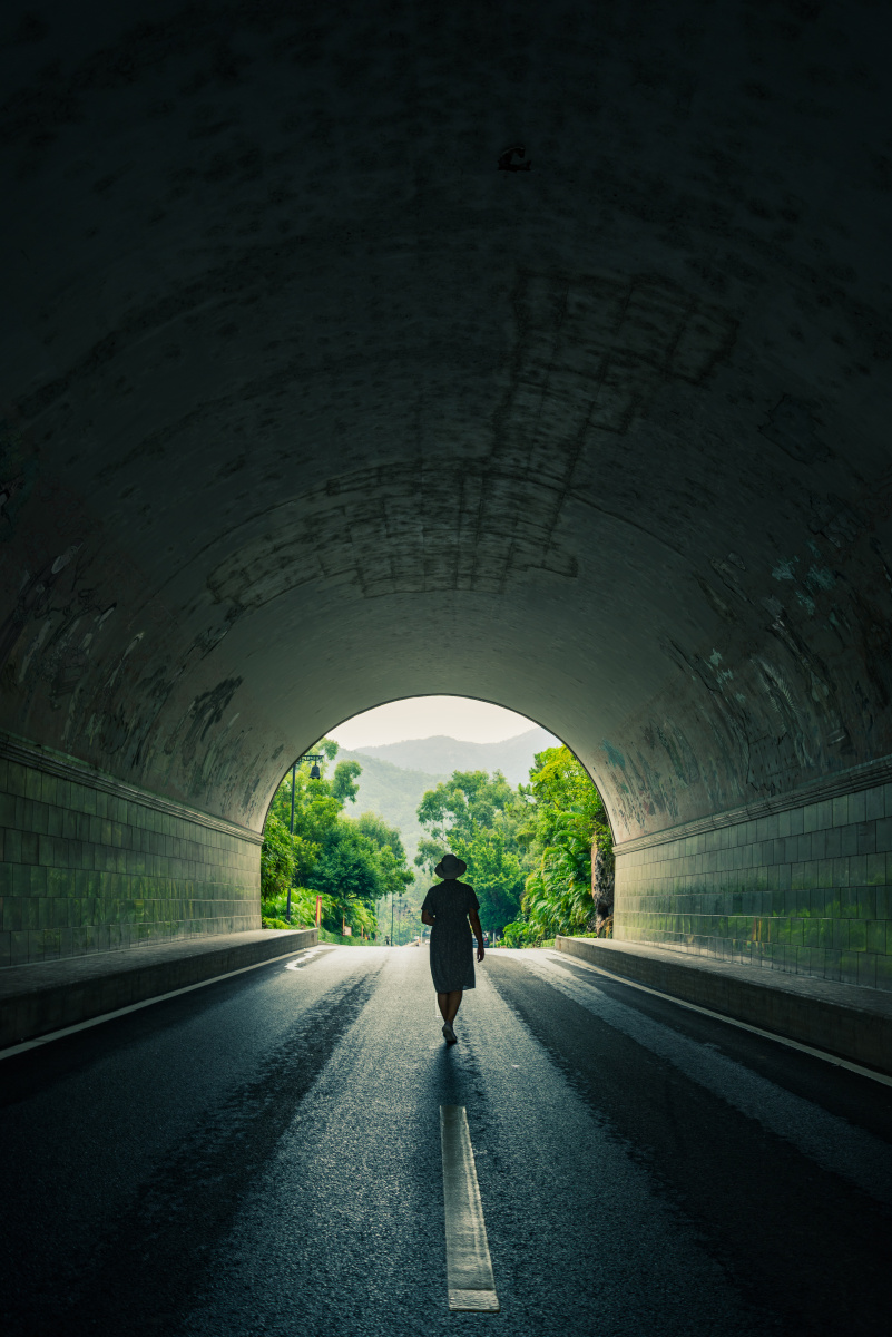 一个人静享清欢聆听岁月的脚步渐行渐远