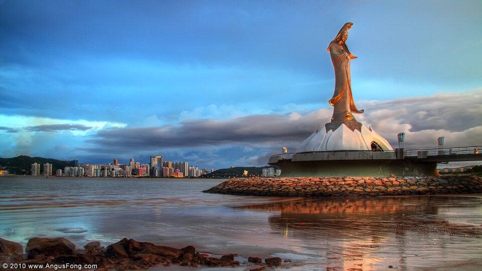 Guanyin Statue<br />
澳門觀音像