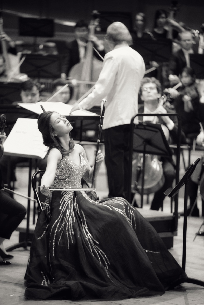 青年二胡演奏家陆轶文