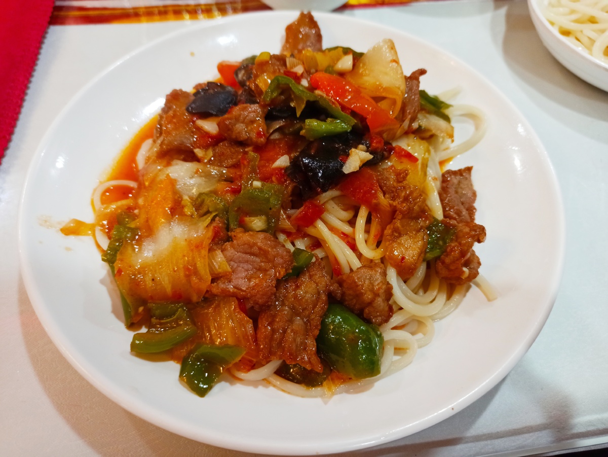 新疆拌面黄面烤肉
