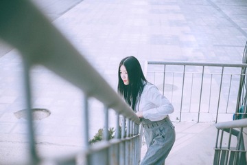 001