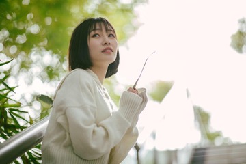 001