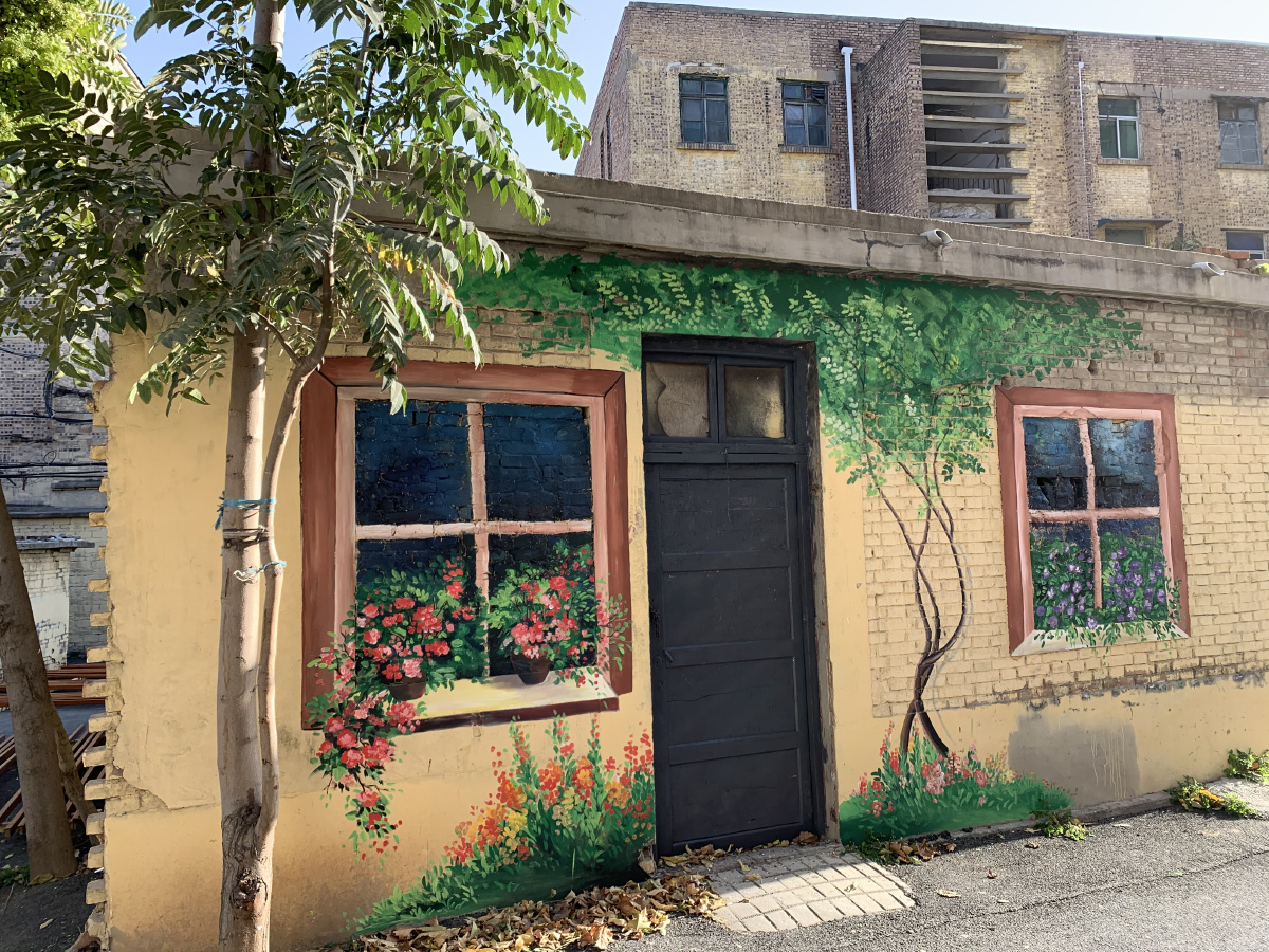 温暖的墙绘旧居更温馨