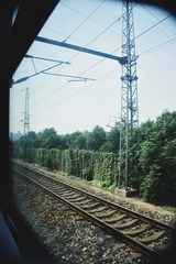 411045