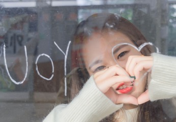 1610499