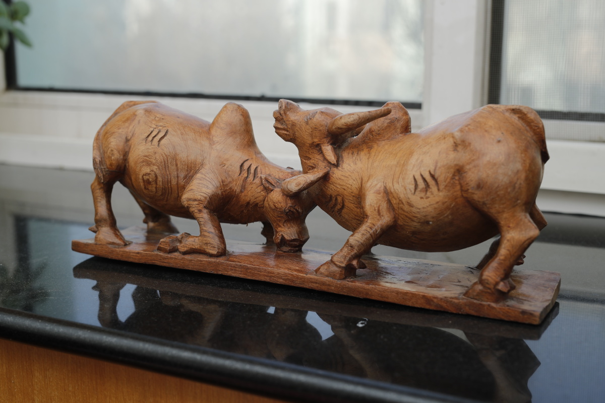 斗牛木雕